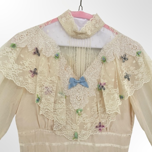 Victorian-Inspired Cream Lace Maxi Dress with Blue Accents - Picture 3 of 6